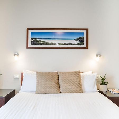 Huskisson Hotel エクステリア 写真